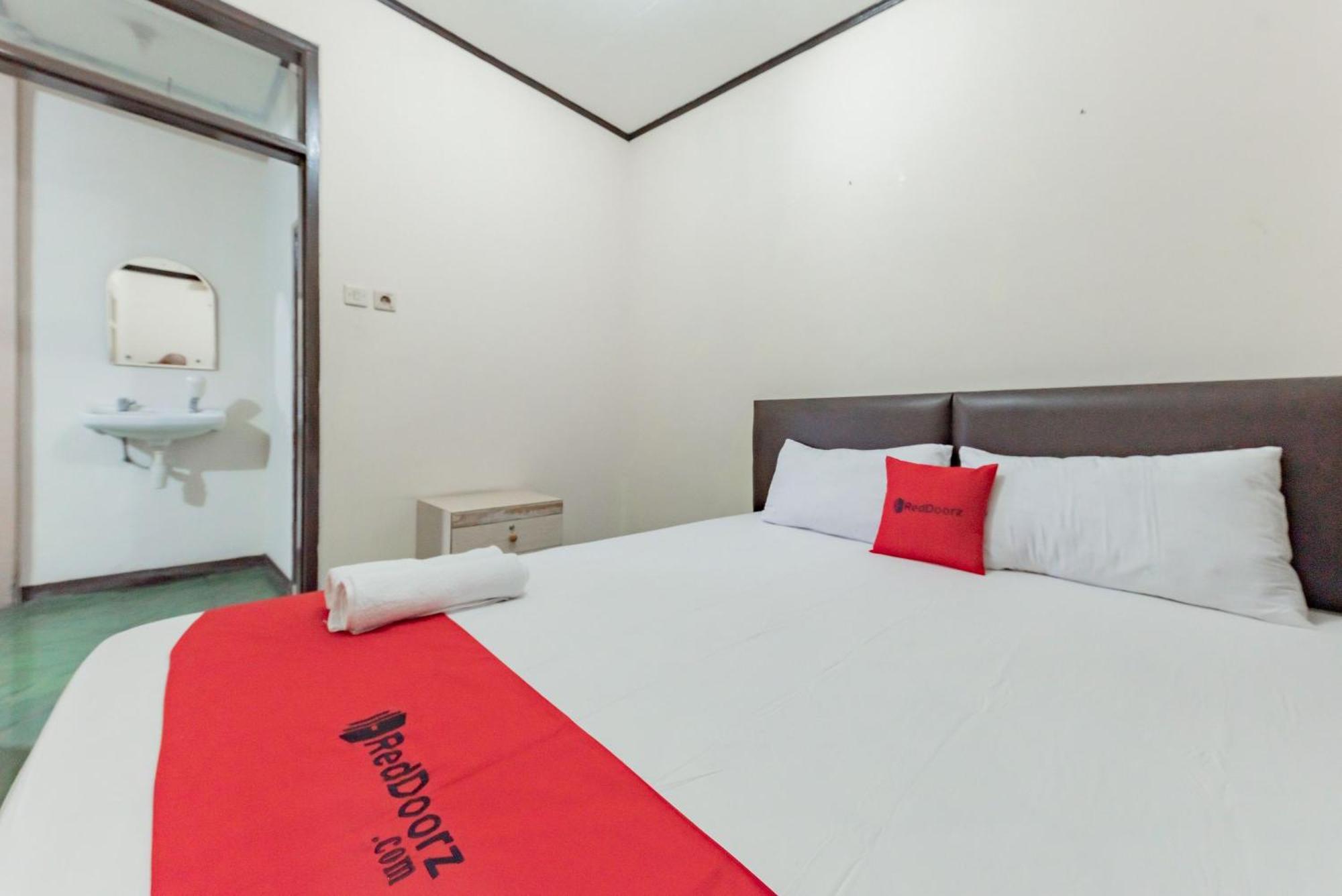 Hotel Reddoorz Near Cikole Lembang Exteriér fotografie