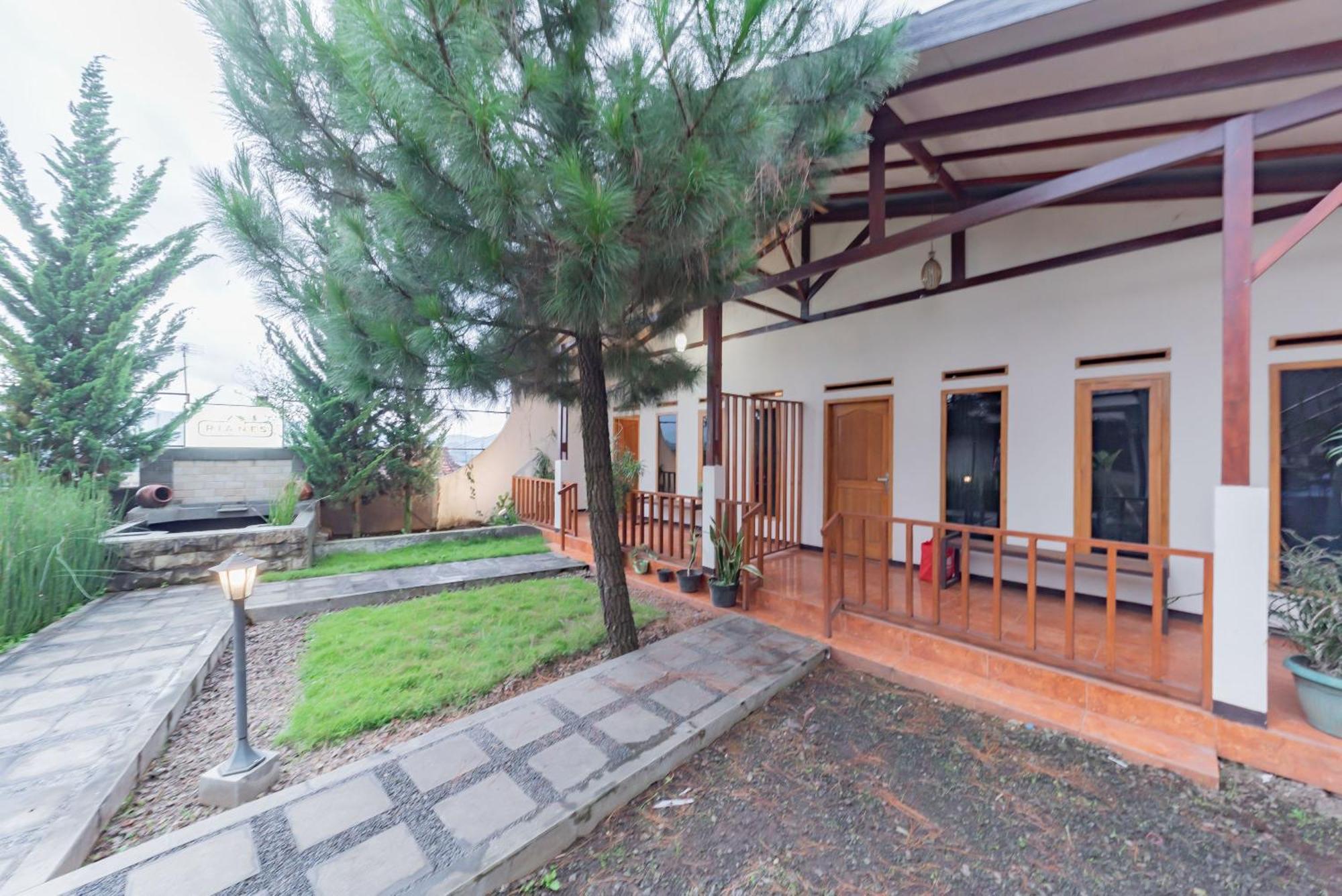 Hotel Reddoorz Near Cikole Lembang Exteriér fotografie